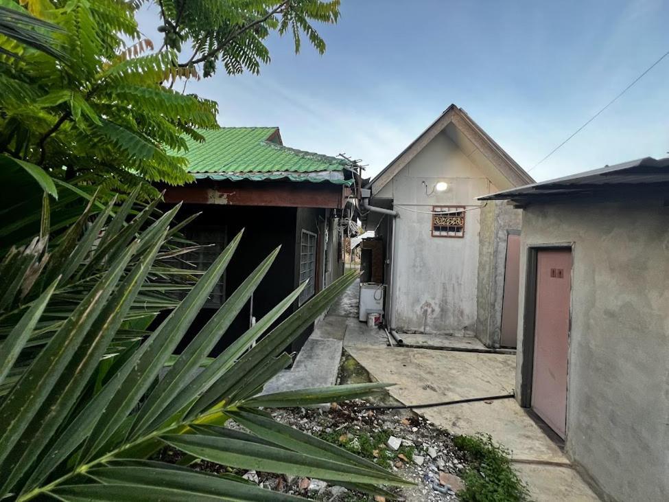 Kampong Kota Aur With Swimming Pool, Kepala Batas, Seberang Perai, Penang Vila