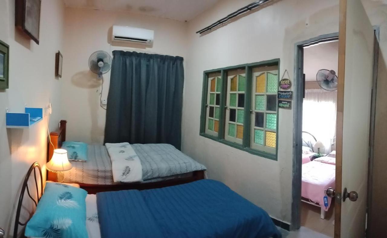 Kampong Kota Aur With Swimming Pool, Kepala Batas, Seberang Perai, Penang Villa *